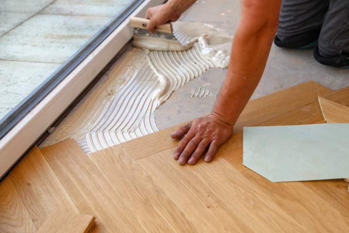 Pose de parquet et revêtements de sol